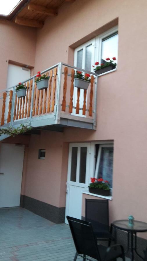 Ubytovani Lila Mikulov Exterior photo